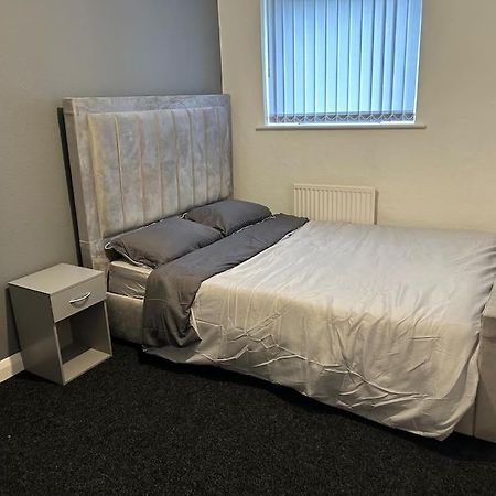 Two Bedroom Apartment Room 18 Стоктон-он-Тіз Екстер'єр фото