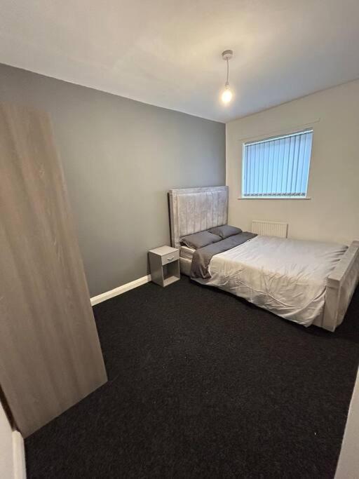 Two Bedroom Apartment Room 18 Стоктон-он-Тіз Екстер'єр фото